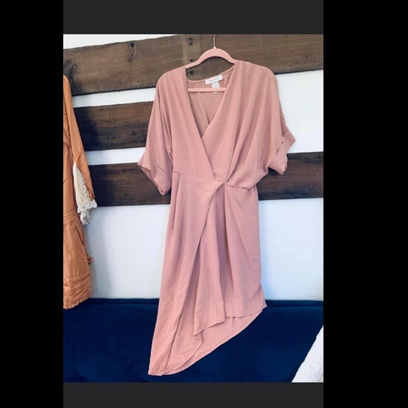 BRAND NEW W/ TAGS BLUSH PINK DRESS - Picture 1 of 1